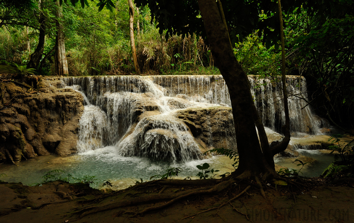 Luang Prabang [24 mm, 1/60 sec at f / 22, ISO 1250]